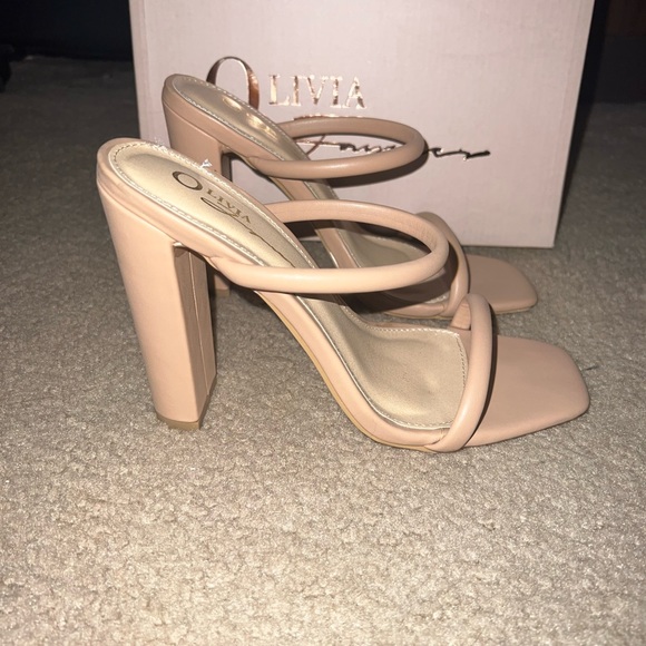 Heels - Picture 2 of 3